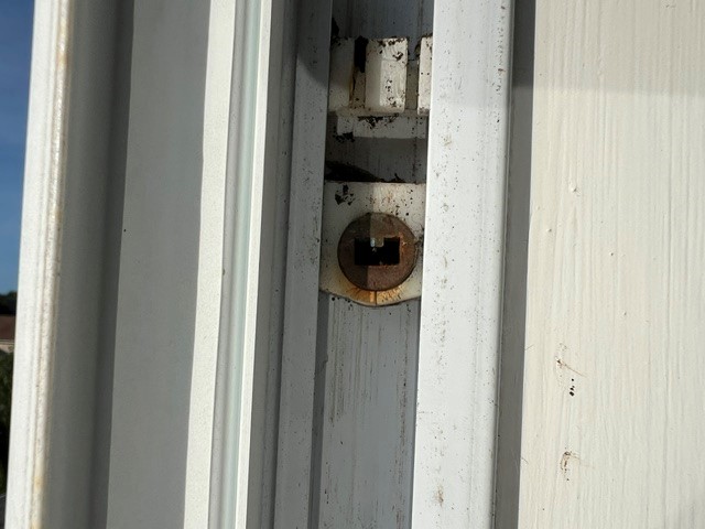 Krencik window pivot